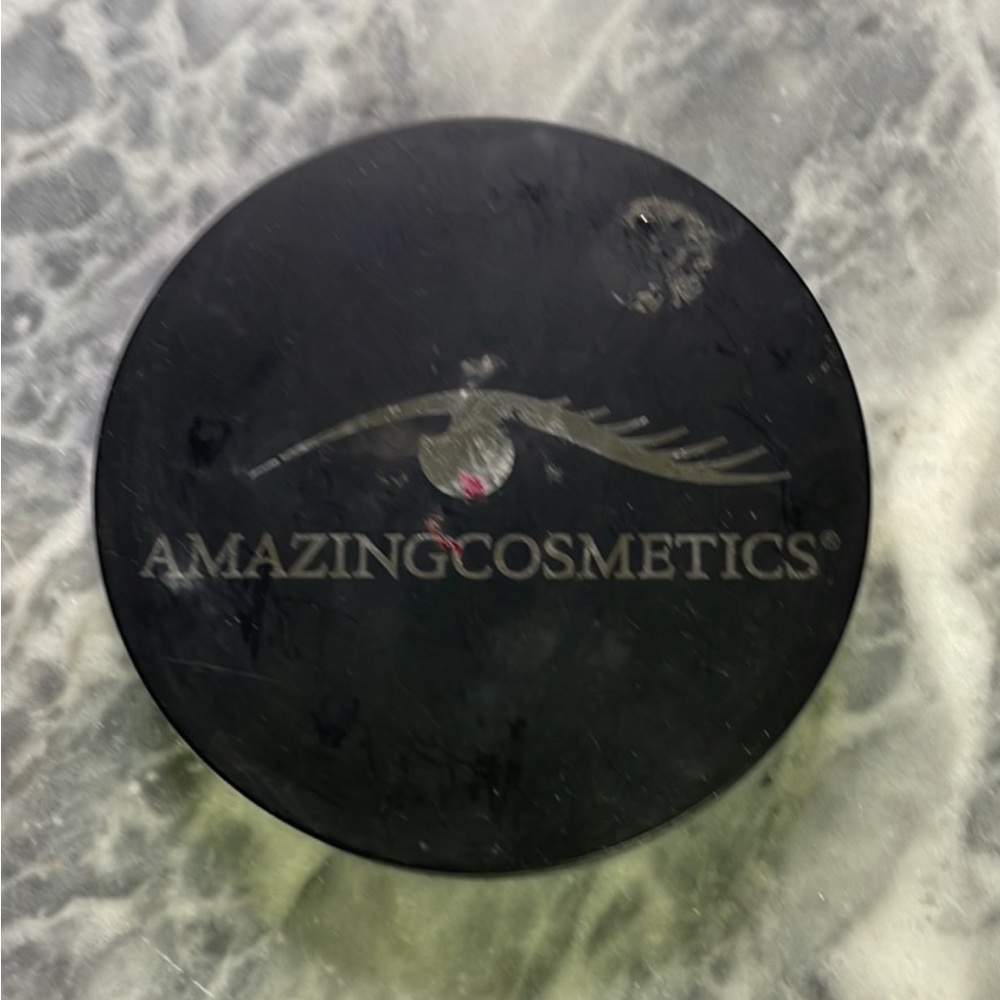 Amazing Cosmetics Setting Powder
